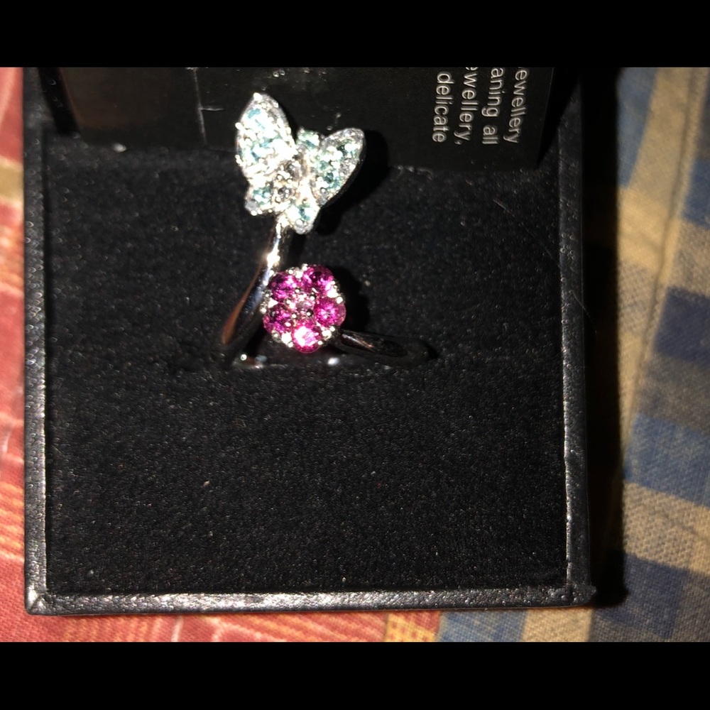 Butterfly ring